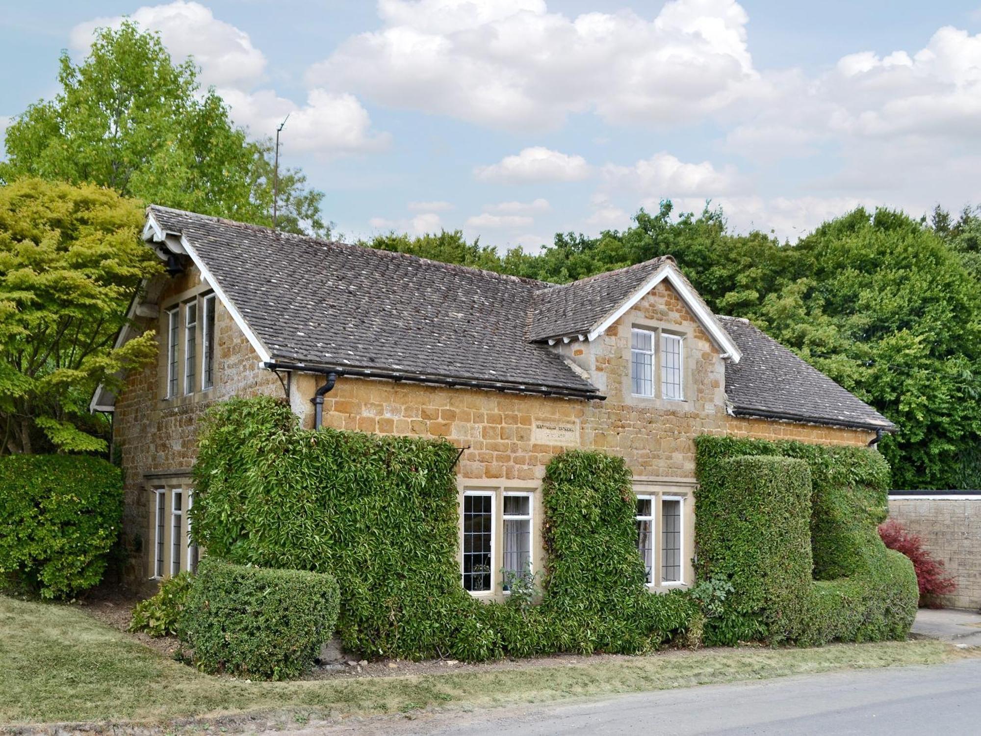 Вилла Old School House Wyck Rissington Экстерьер фото